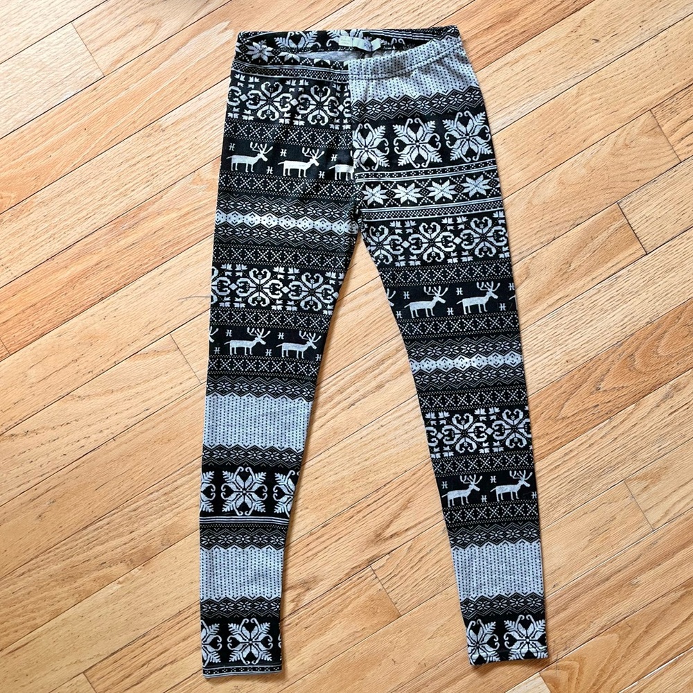 🌻 NWT Riv Reindeer Aztec Leggings